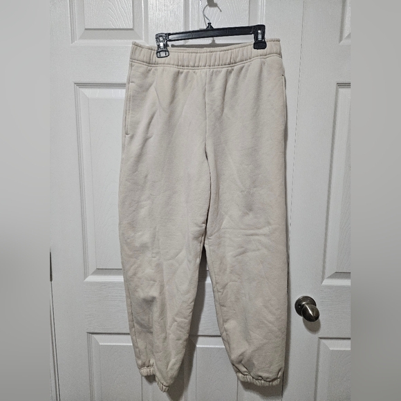 Athleta Cream Colored Forever Fleece Jogger Sweatpants Medium - Picture 2 of 7